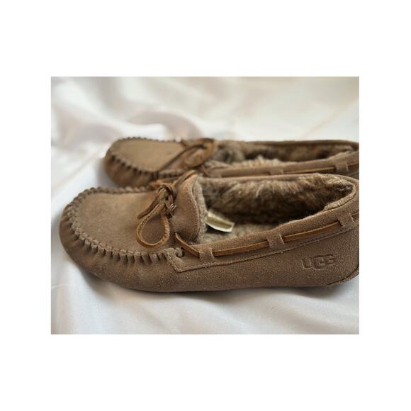 UGG Suede Shearling Moccasin Slippers Brown Bow Tie Women’s Size 7 - Picture 6 of 8